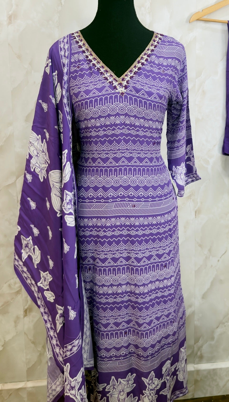 Pure crepe printed suit