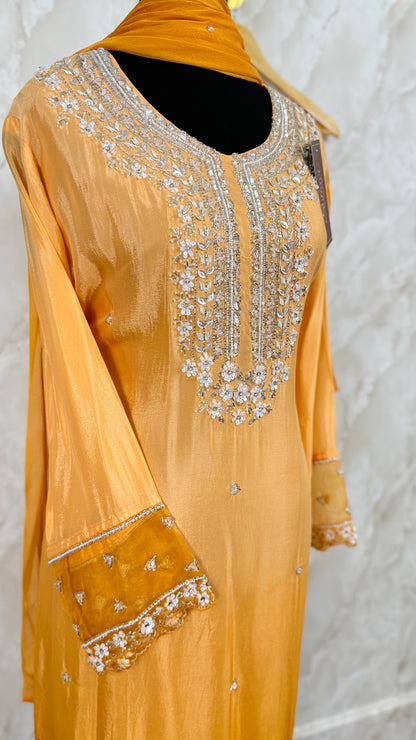 Chinnon ombre suit