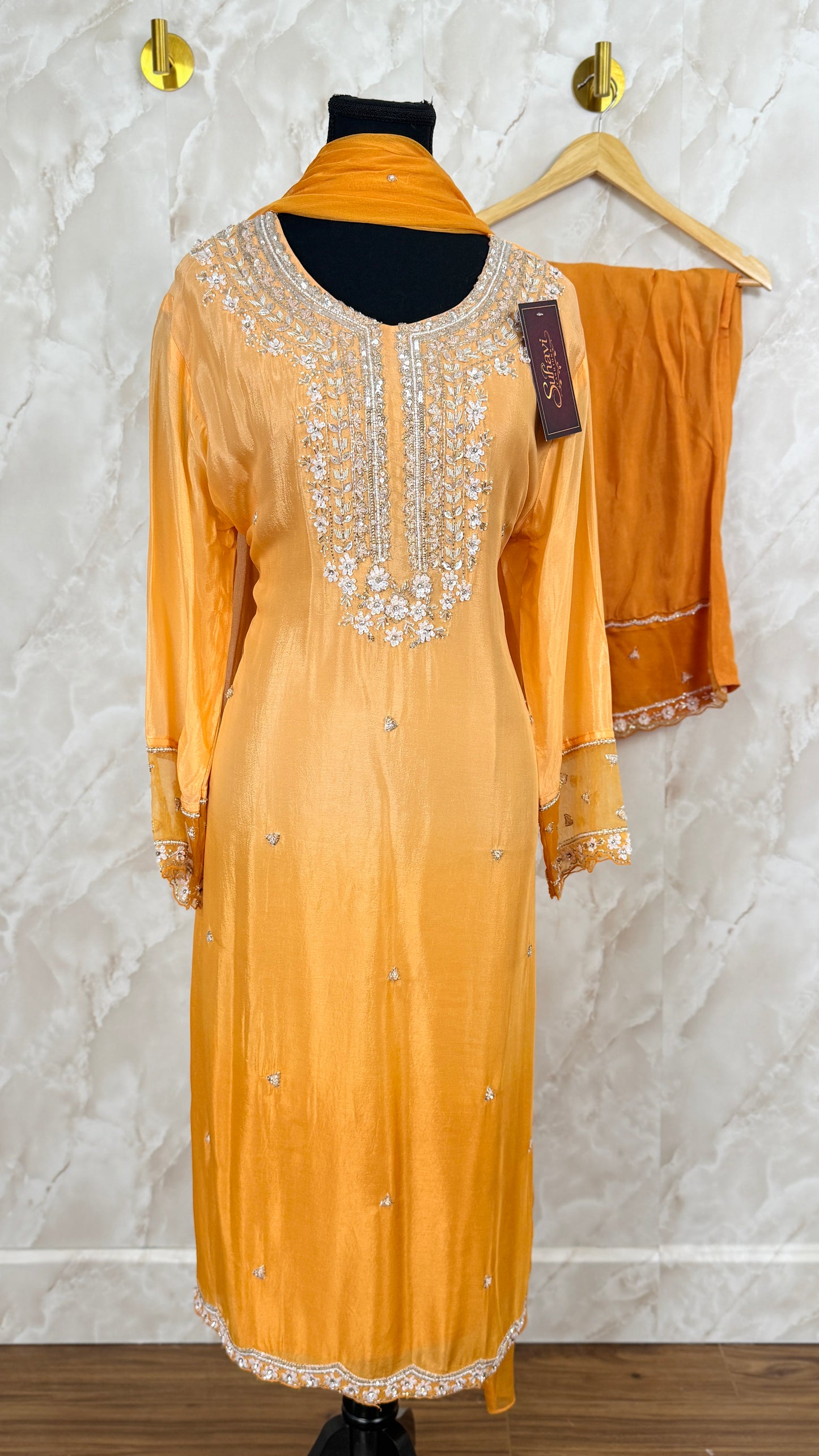 Chinnon ombre suit