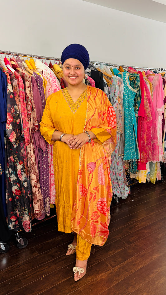 Yellow special pant suit