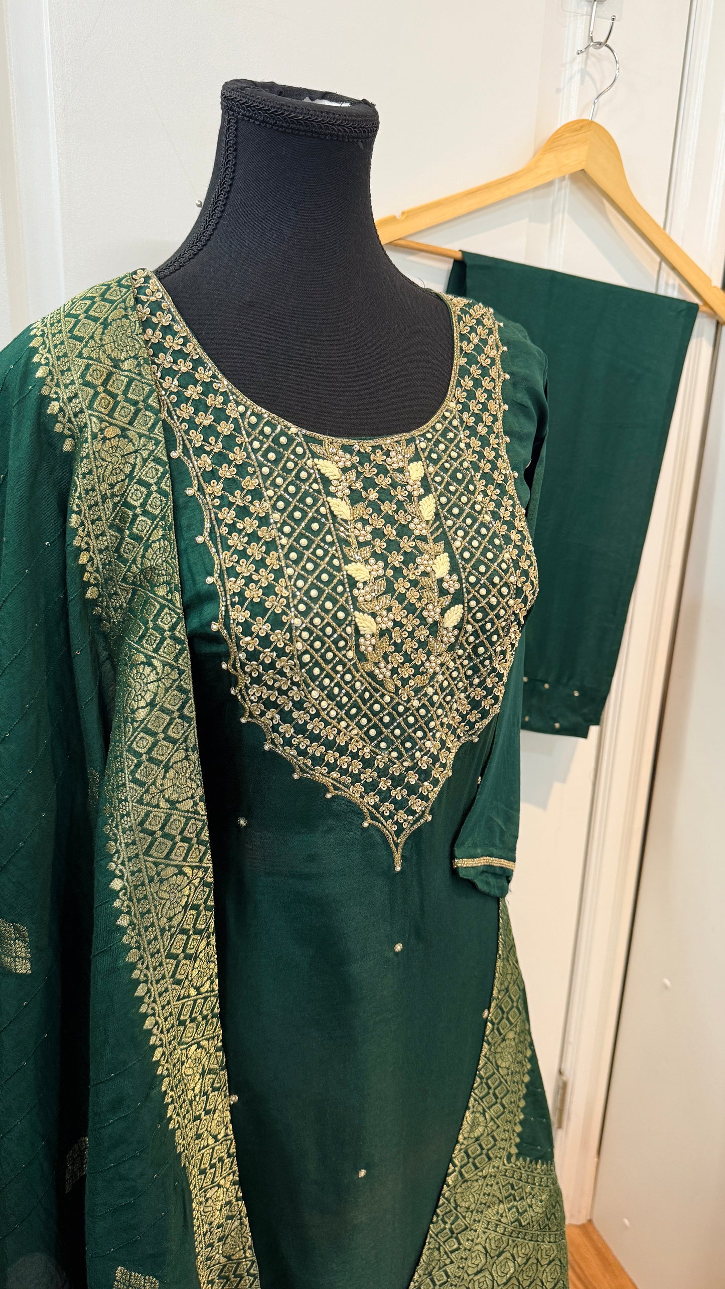 Silk handwork suit