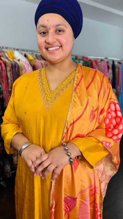 Yellow special pant suit