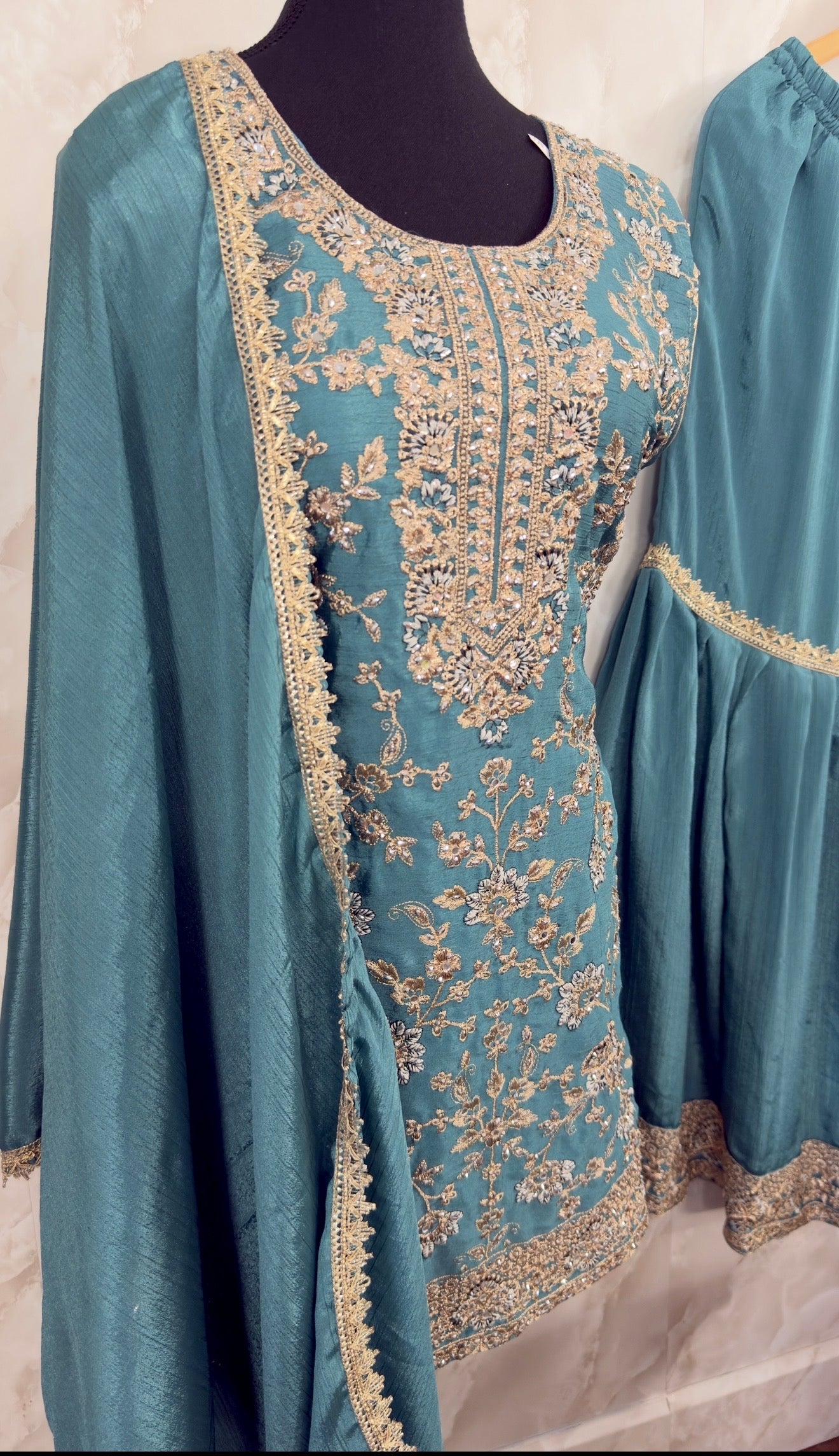 Chinnon garara suit