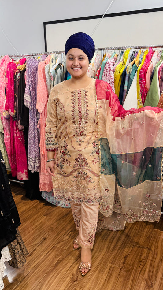 Pakistani suit