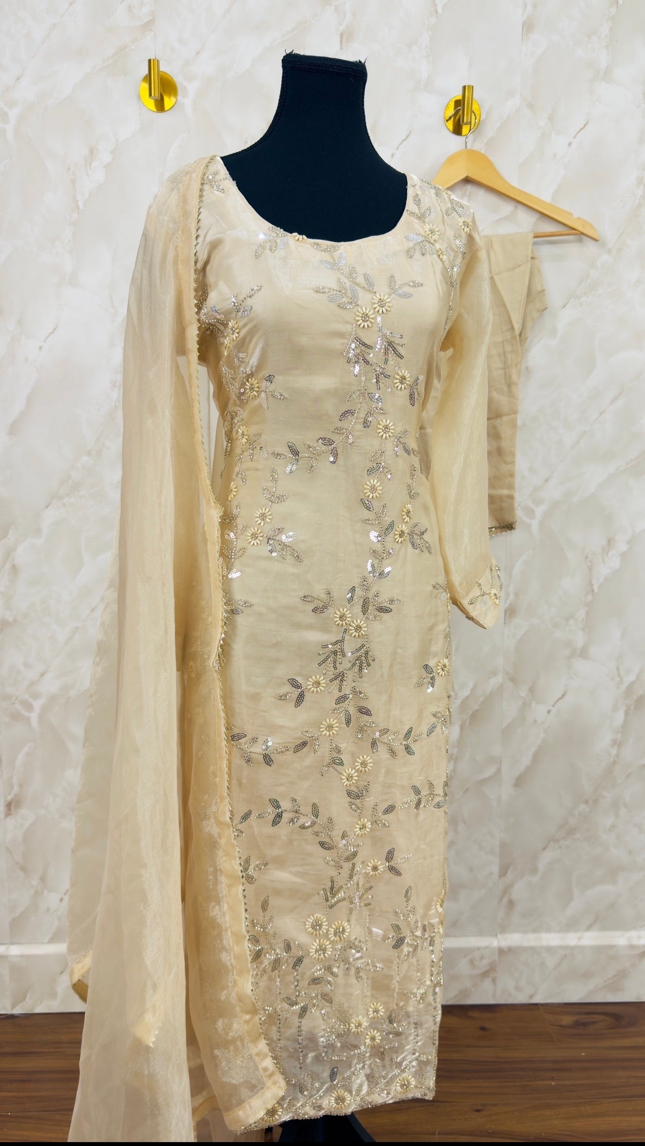 Handwork pant suit
