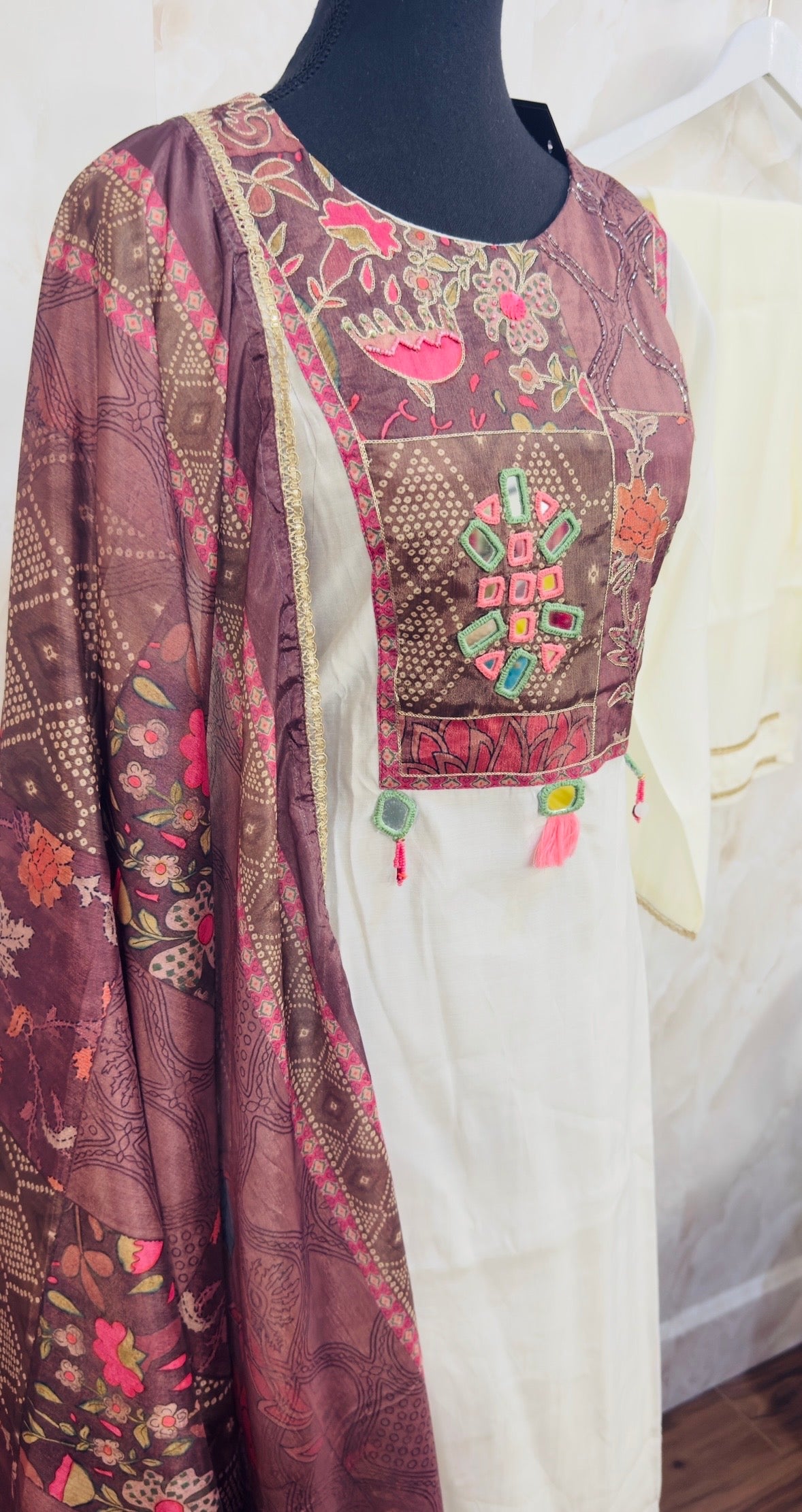Casual pant suit with printed duptta SF433