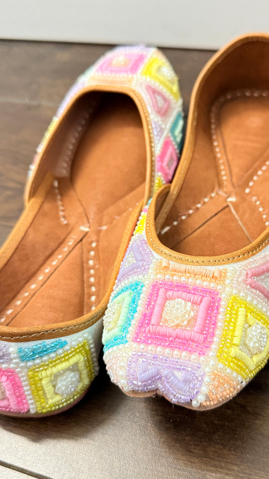 Multi colour punjabi jutti