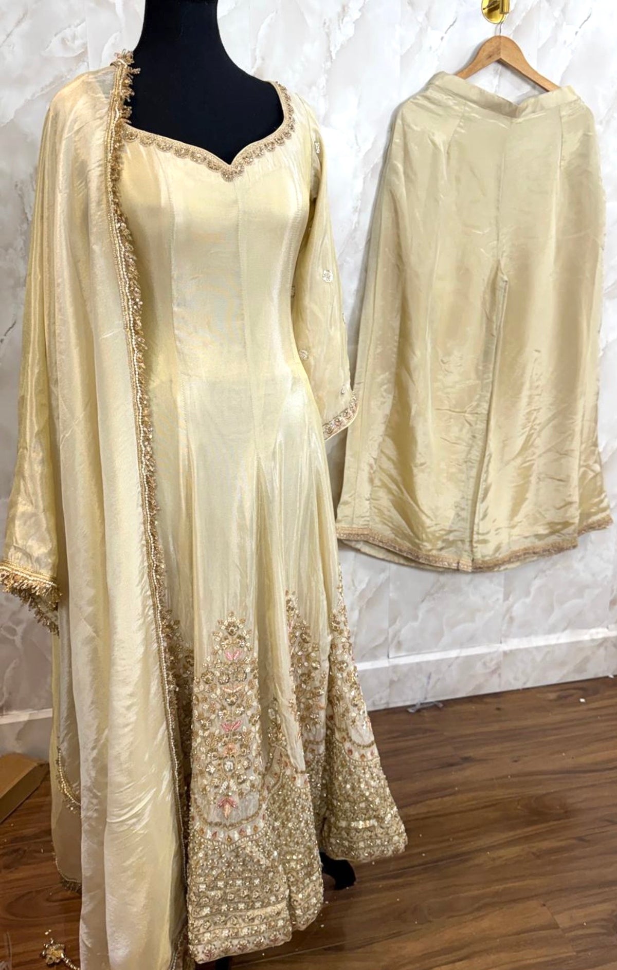 Beautiful anarkali suit SF667