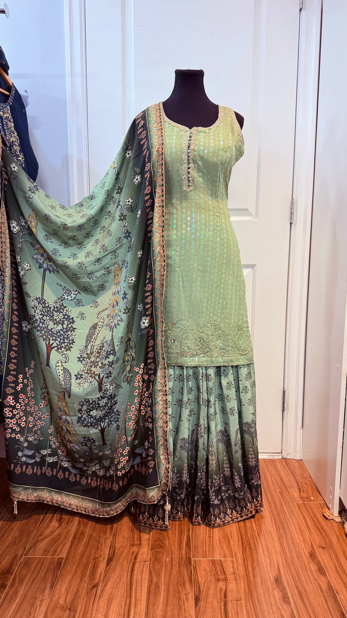 Beautiful garara suit (sleeves available )