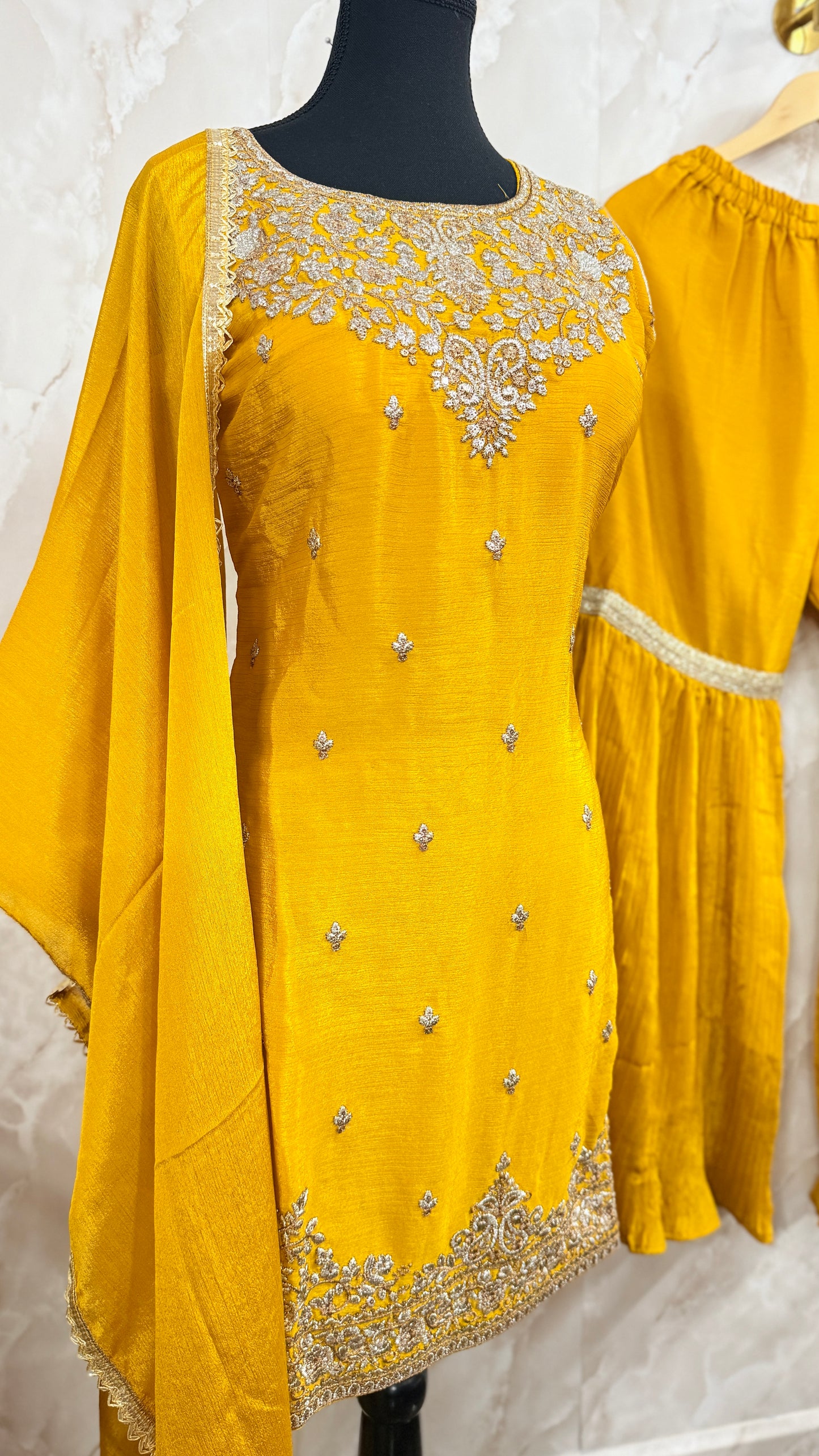 Chinnon garara suit