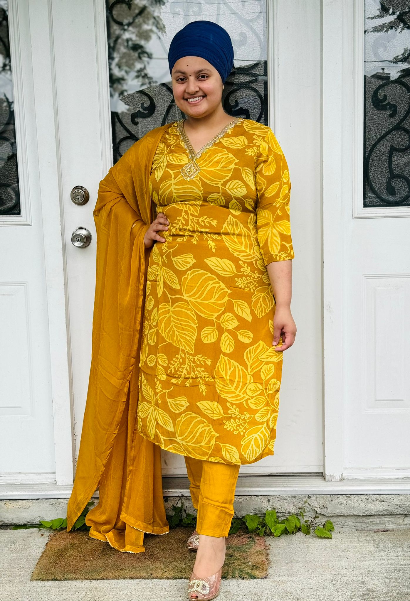 Yellow leaves chinon suit